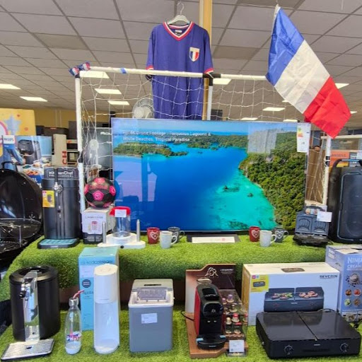 COUPE DU MONDE DE FOOT
Nous sommes prêts pour le 1er match de l'équipe de France!
Tireuse à bière ou Sodastream; hotdog ou croque monsieur; glace; thé ou café : tout pour un moment convivial en famille ou entre amis!
Restez connecté, une surprise arrivera prochainement :)