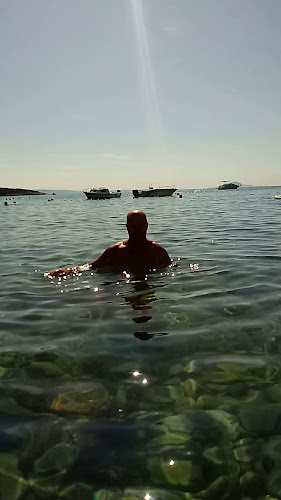 Pelikan Beach Bar i Škrapa grill - Pula