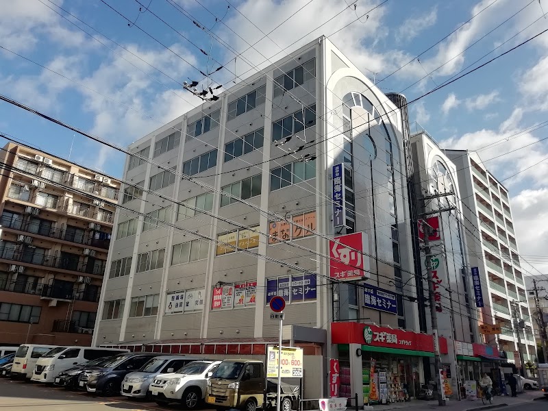 まなクル江坂 ｜ コワーキング・貸し会議室・レンタルスペース・パソコン教室