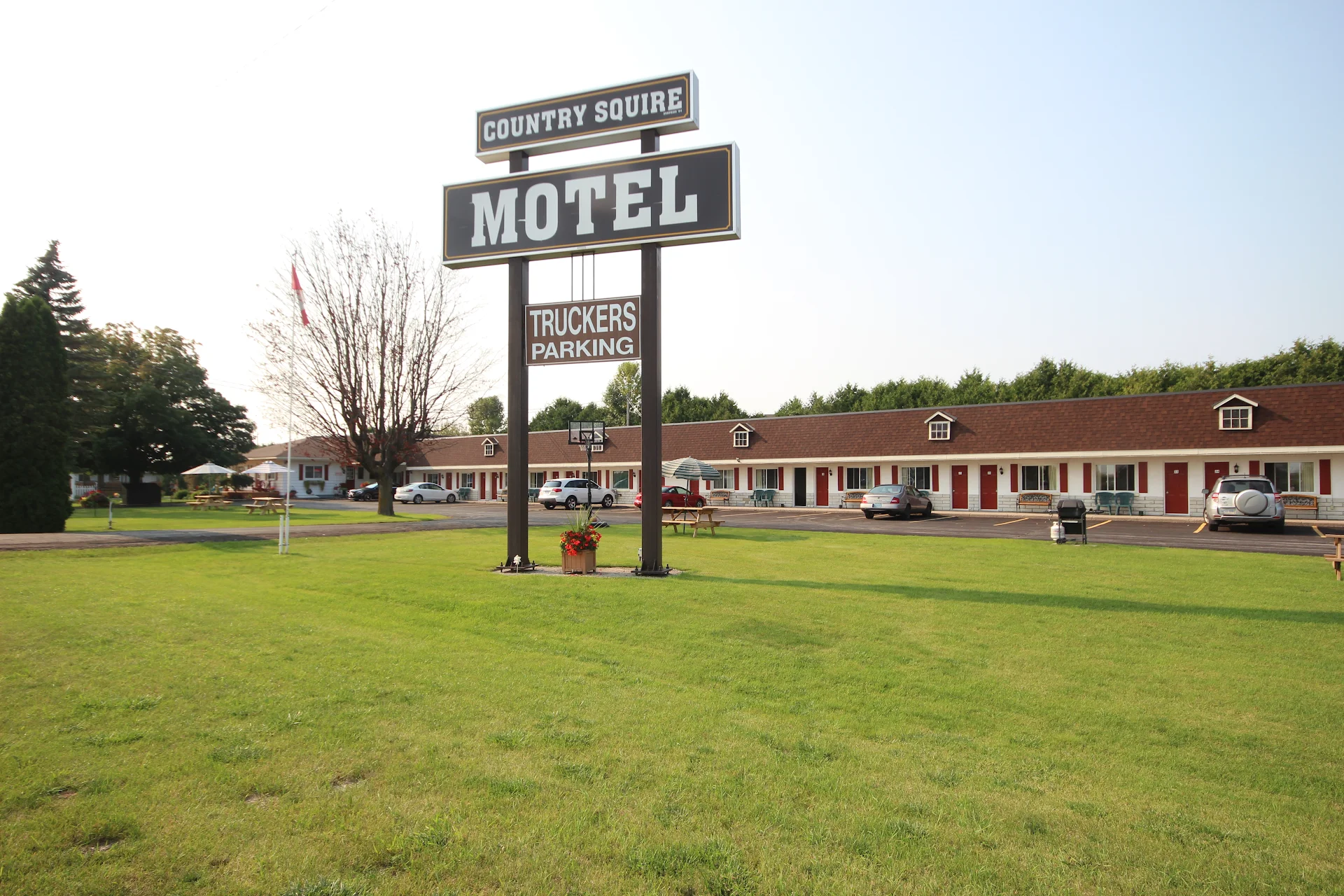 Country Squire Motel