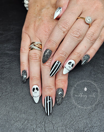Mulberry Nails - Thumbnail