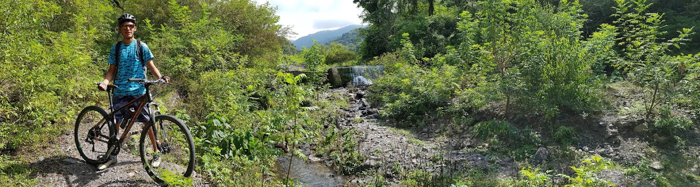 Cascadas de la Reserva Ecologica de Finca Las Costas, Author: Hugo Eduardo Morales