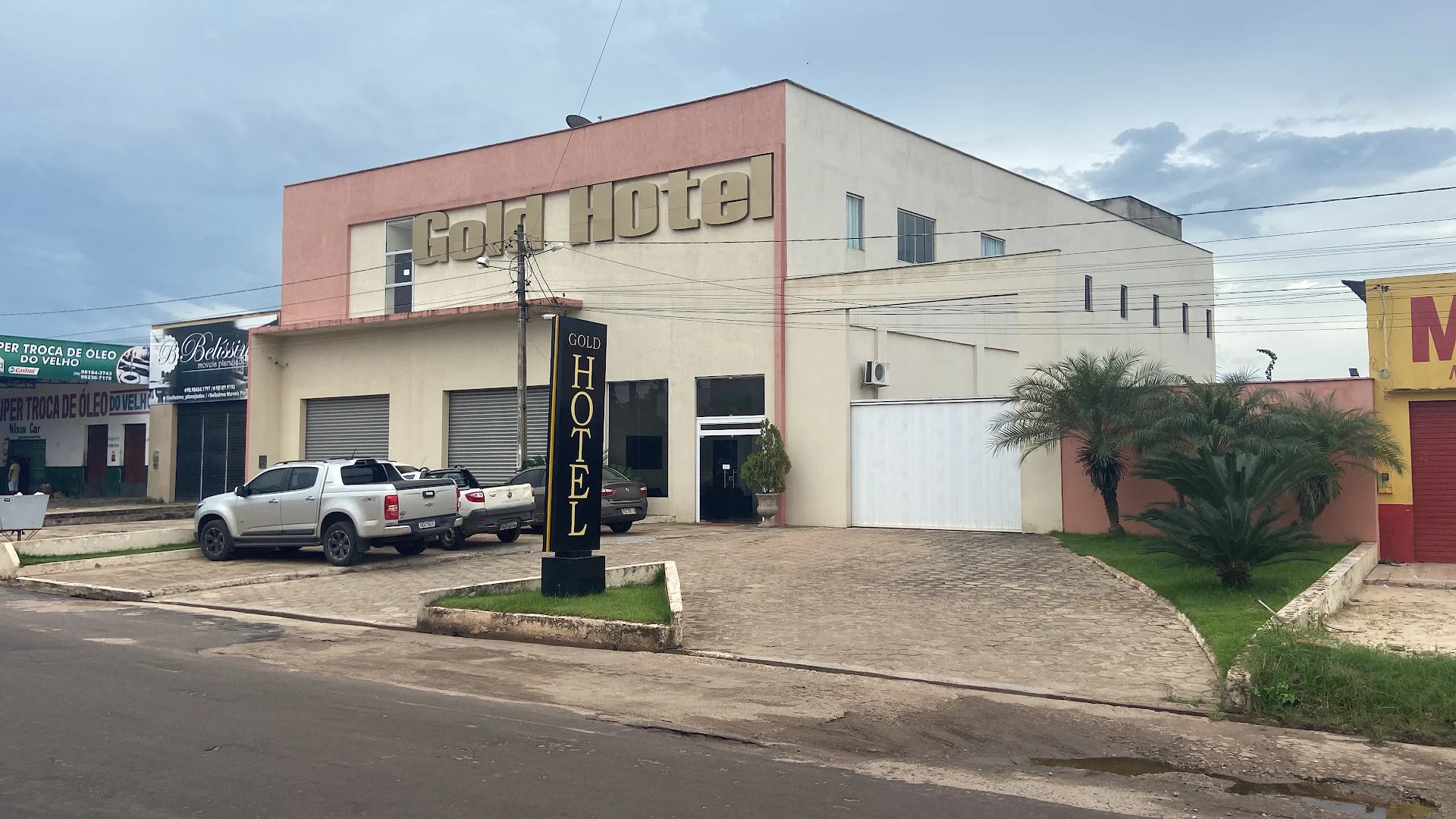 Gold Hotel