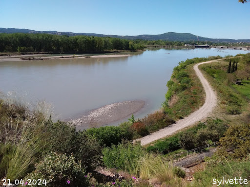 Parking ENS de la garrigue de Mérindol - Thumbnail