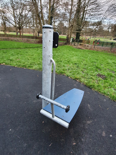 Cassiobury Park Outdoor Gym - Thumbnail