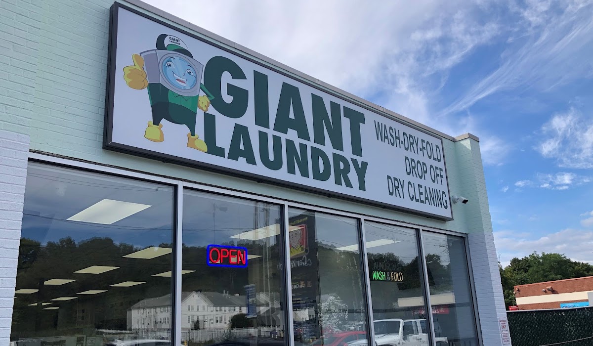 Giant Laundry - Main Ave facility with washing machines in Stamford
