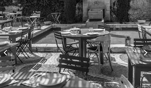 Photo n°20 de Bistrot Les Pieds dans l’Eau à Saint-Rémy-de-Provence (Bar à vin)