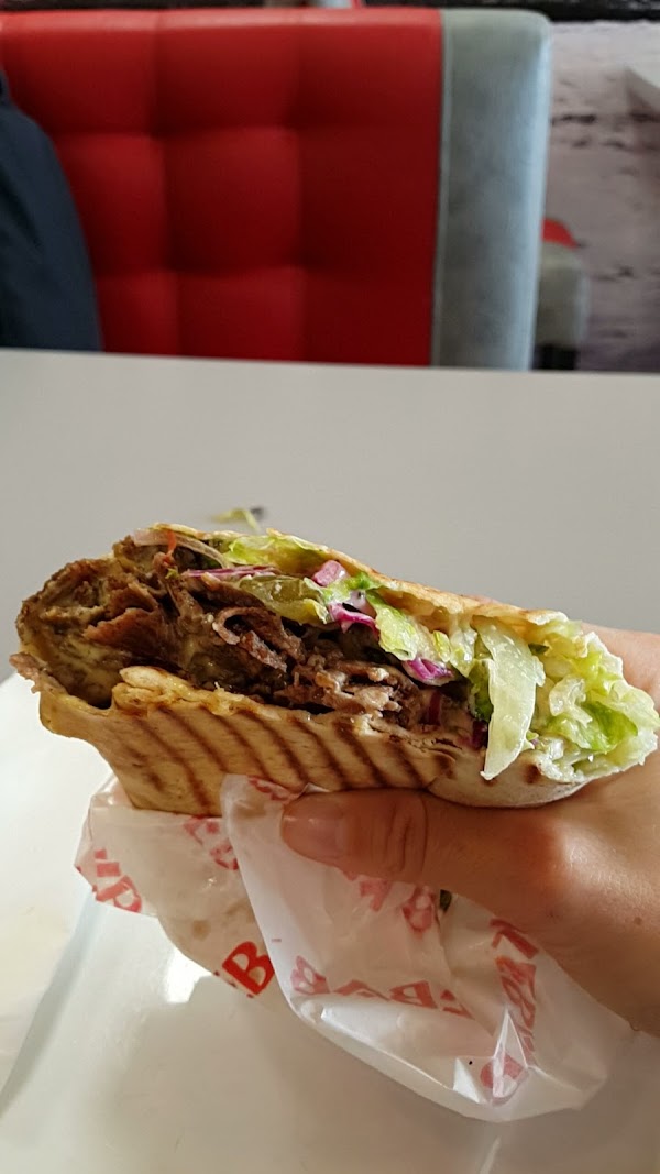 шаурма куры гриль. шаурма бистро новый уренгой. шаурма новый уренгой. шауроллы. Mustafa kebab берлин.