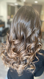 Photo n°8 de Artist créa’Coiff à La Fare-les-Oliviers (Salon de coiffure)