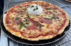 Photo n°3 de DÉLICES PIZZAS à Castelmoron-sur-Lot (Pizzas à emporter)