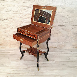 Photo n°7 de L 'atelier du Triangle d'Or (Gonnetan Antiquités) à Montigny-lès-Arsures (Atelier d'art)