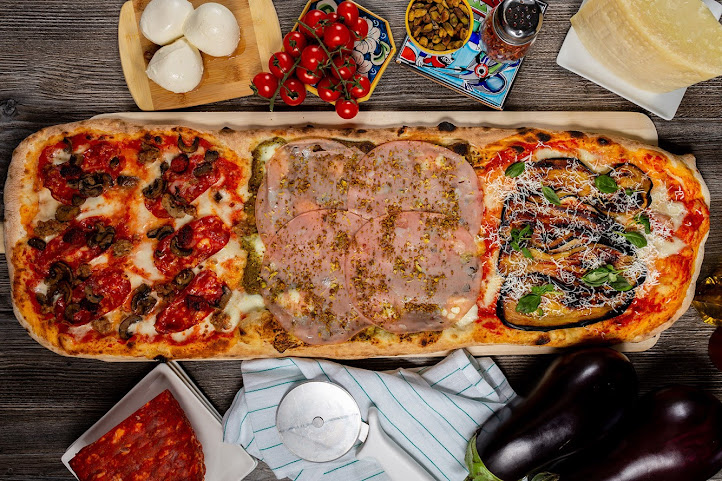 Trenta Pizza & Cucina and Trenta Lounge by null