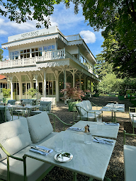 Photo n°19 de Ladurée Pavillon Gravelle à Paris (Pâtisserie)