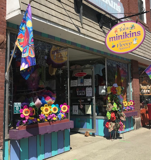 Minikins - Visual
