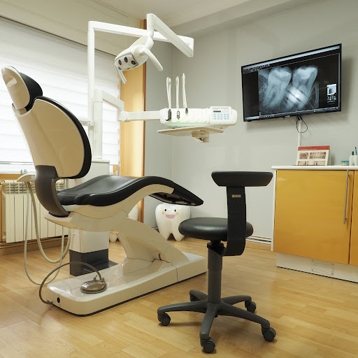Clinica Dental Caranza | Dentista en Ferrol - Thumbnail