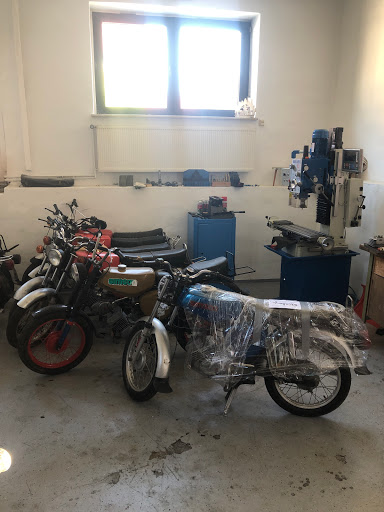 Paul's Mopedstube - Visual