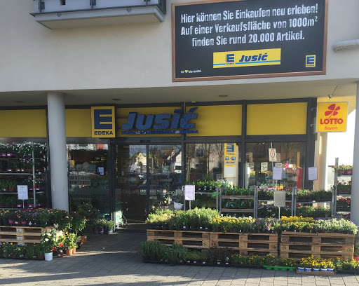 Edeka Jusić - Visual