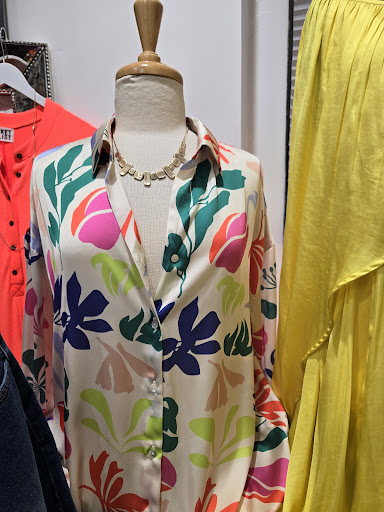 Weezie D. Ladies Boutique - Thumbnail