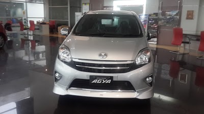 Photos of Toyota Auto 2000 Yasmin