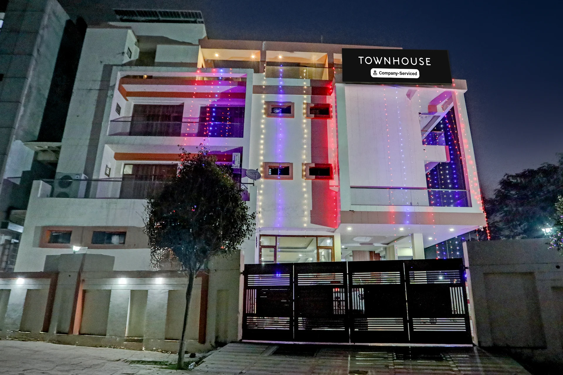 Townhouse Gomti Nagar Sector 1 Formerly Hotel Vistara