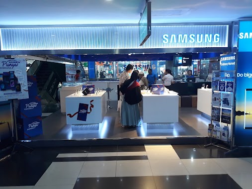 Samsung Experience Store - Bekasi Cyberpark, Author: Yan Almaeda