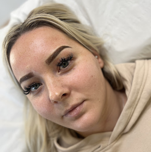 Jade Burnett Brow Artist - Thumbnail