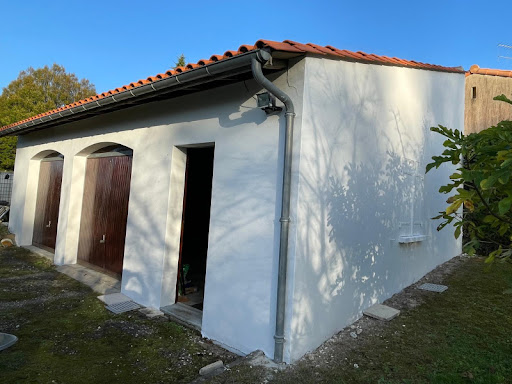 Photo de Couvreur peintre Angoulême Expert Rénovation à Voeuil (16400)