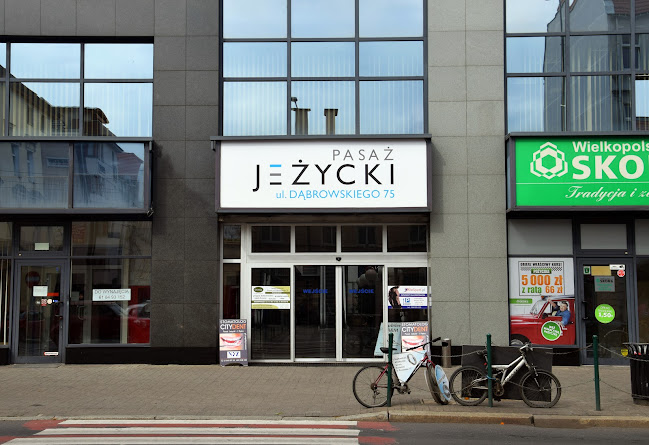 Dermatologia i Medycyna Estetyczna dr Tomasz Woźniak, dr Karina Jurgielaniec - Lekarz