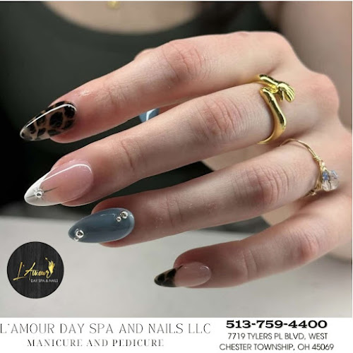 Lamour Day Spa And Nails interior view