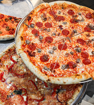 Paper Plane Pizza by null