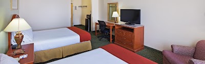 Photos of Holiday Inn Express & Suites Arlington (Six Flags Area)