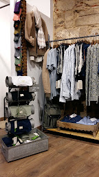 Photo n°6 de Odd One Out à Limoges (Magasin de vêtements pour hommes)