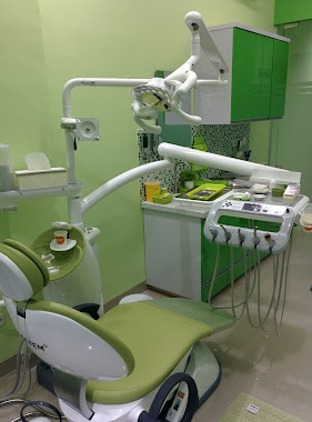 de’ Green Dental, Author: Faizal Sjarif