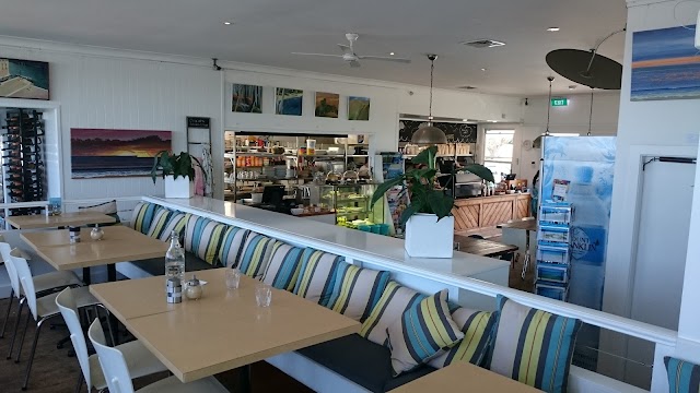 Hyams Beach Store & Cafe