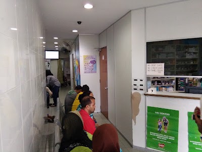 Fauziah dan rakan rakan klinik 2D 3D