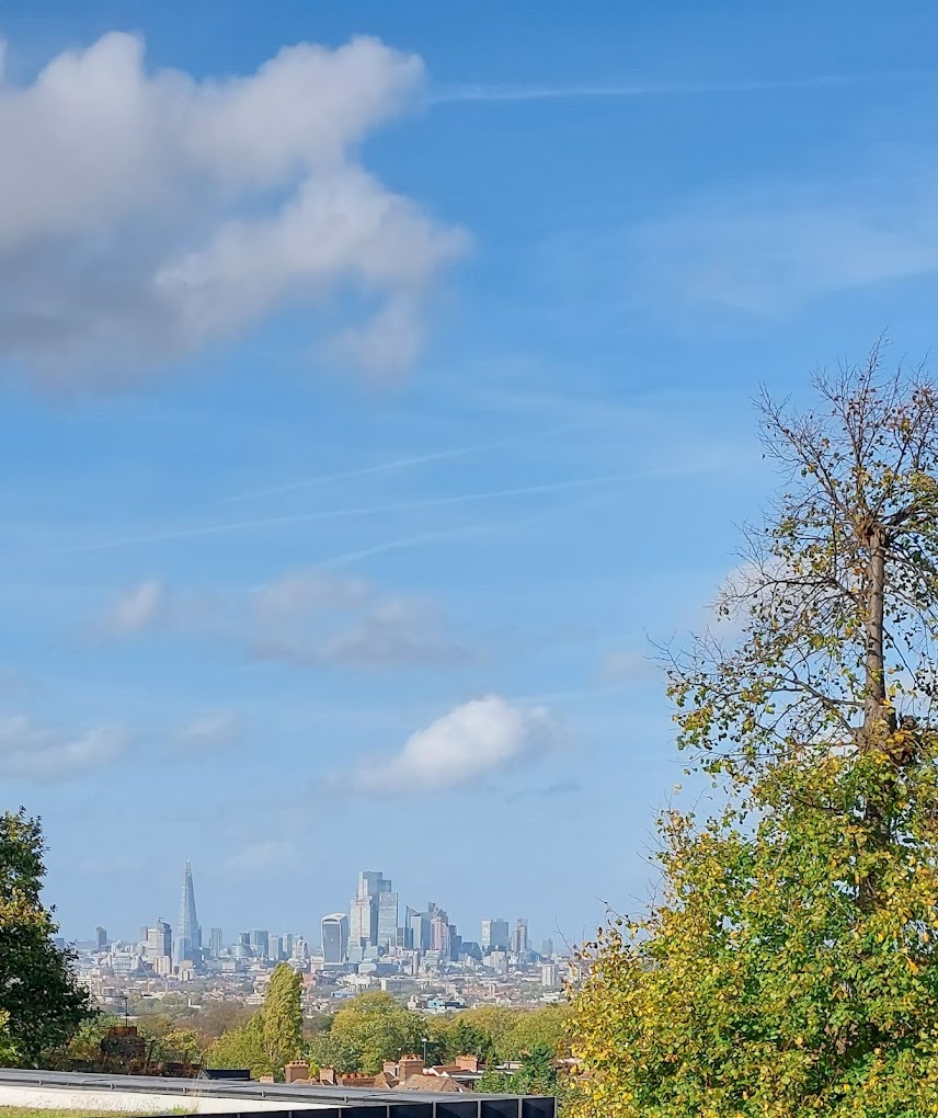 Discover the breathtaking beauty of London through our guide to the Best Views in the city! From iconic landmarks to hidden gems, we reveal the top spots to capture stunning panoramic views of the capital. Get ready to be inspired and discover a new perspective on one of the world's most vibrant cities. #londonviews #bestviewsinLondon | The Best Viewpoints In London | LondonViewpoints | Best Places To Visit In London | Things To Do In London | London Places