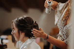 Photo n°6 de M Création à Boëge (Salon de coiffure)