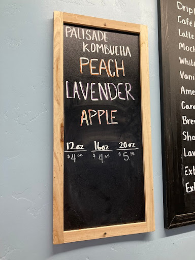 Palisade peach shack - Thumbnail