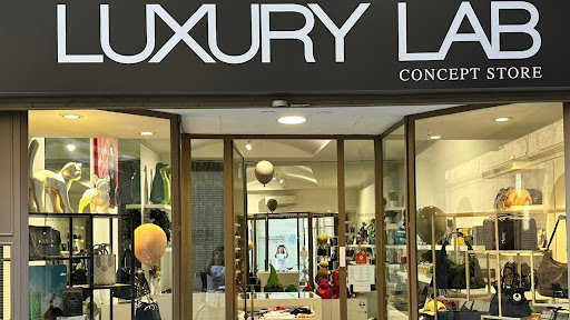 Luxury Lab Store - Visual