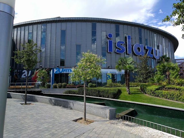 Islazul - Centro Comercial