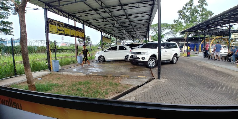 Yellow Carwash PIK 1, Author: Hari Yandi