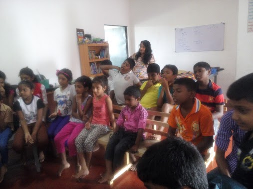 Sip Nena English Class, Author: Bandara Dissanayake