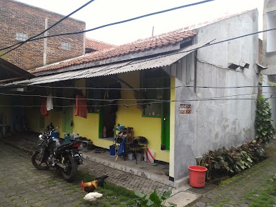 Photos of Kostan Bapak Yaya & Ibu Hera