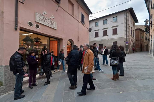 Edicola Tabacchi e Generi vari di Giulia Zappolini Gallery - Italy