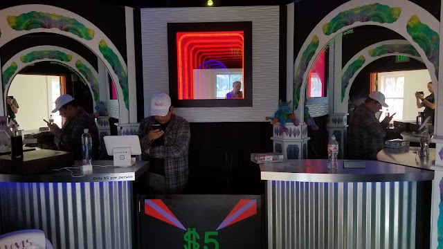Magowan's Infinite Mirror Maze