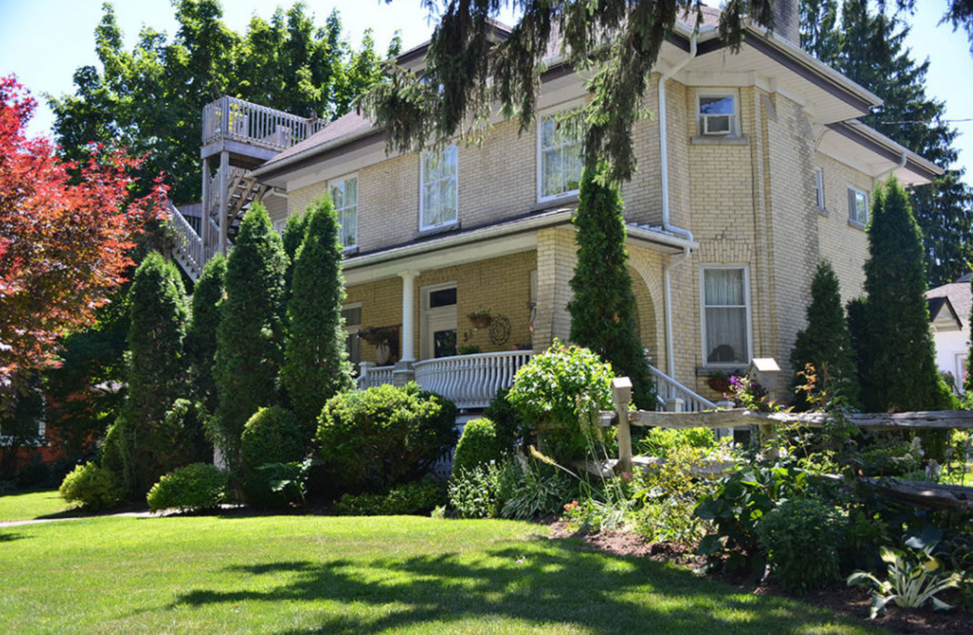 North of Avon B&B Suites