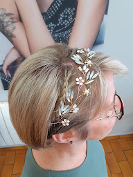 Photo n°26 de Coiffure des Arcades à Saint-Lubin-des-Joncherets (Salon de coiffure)