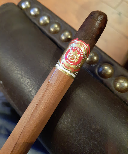 Third Street Cigar - Visual
