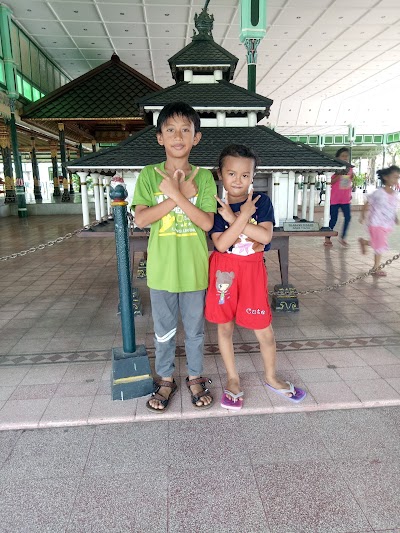 Photos of MisBar Sukadana