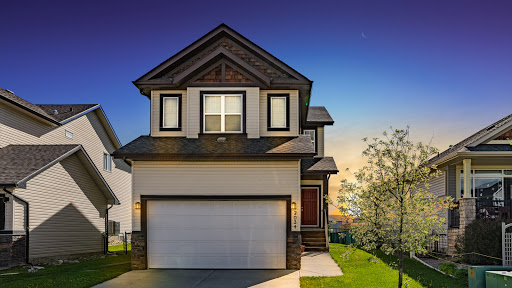Sundi Clark- High River, Okotoks, Foothills, & Area Realtor ΓEA⅃